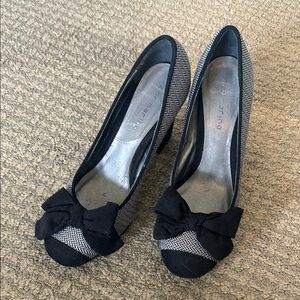 Tweed and suede bow platform classic heels